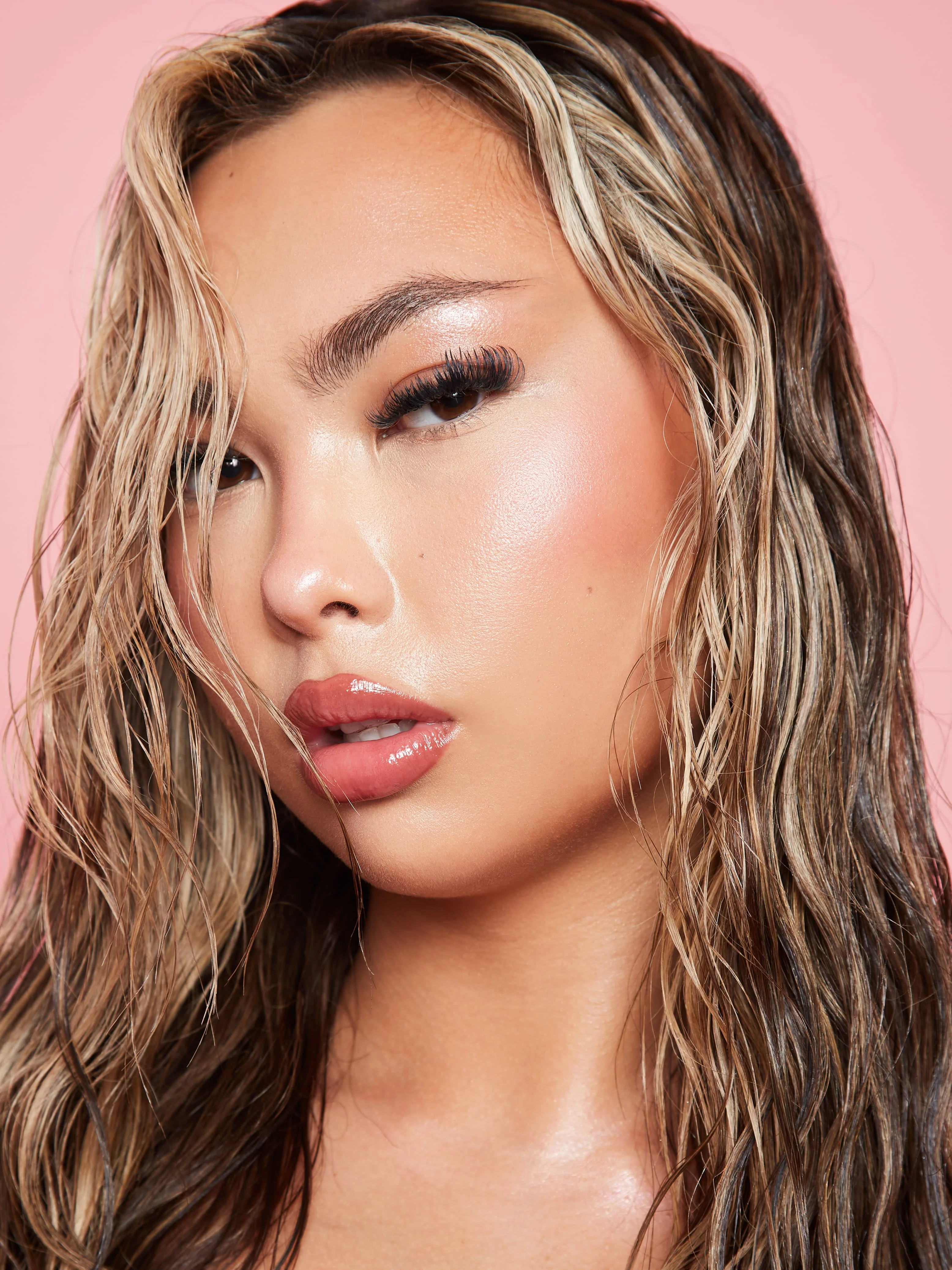Cheek Of It Liquid Highlighter - Image 27